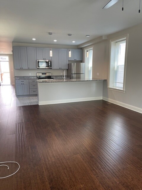 Building Photo - 4439 Swan Ave