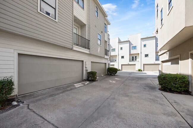 Building Photo - 2315 McIlhenny St