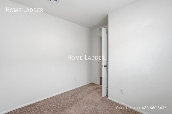 Building Photo - 1360 W Inca Dr