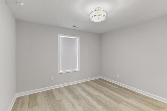 Building Photo - 536 Cresentry Brook