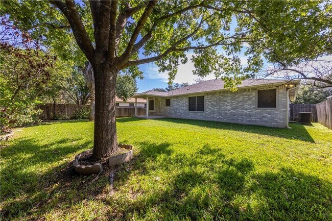 Building Photo - 1106 Fossil Cove