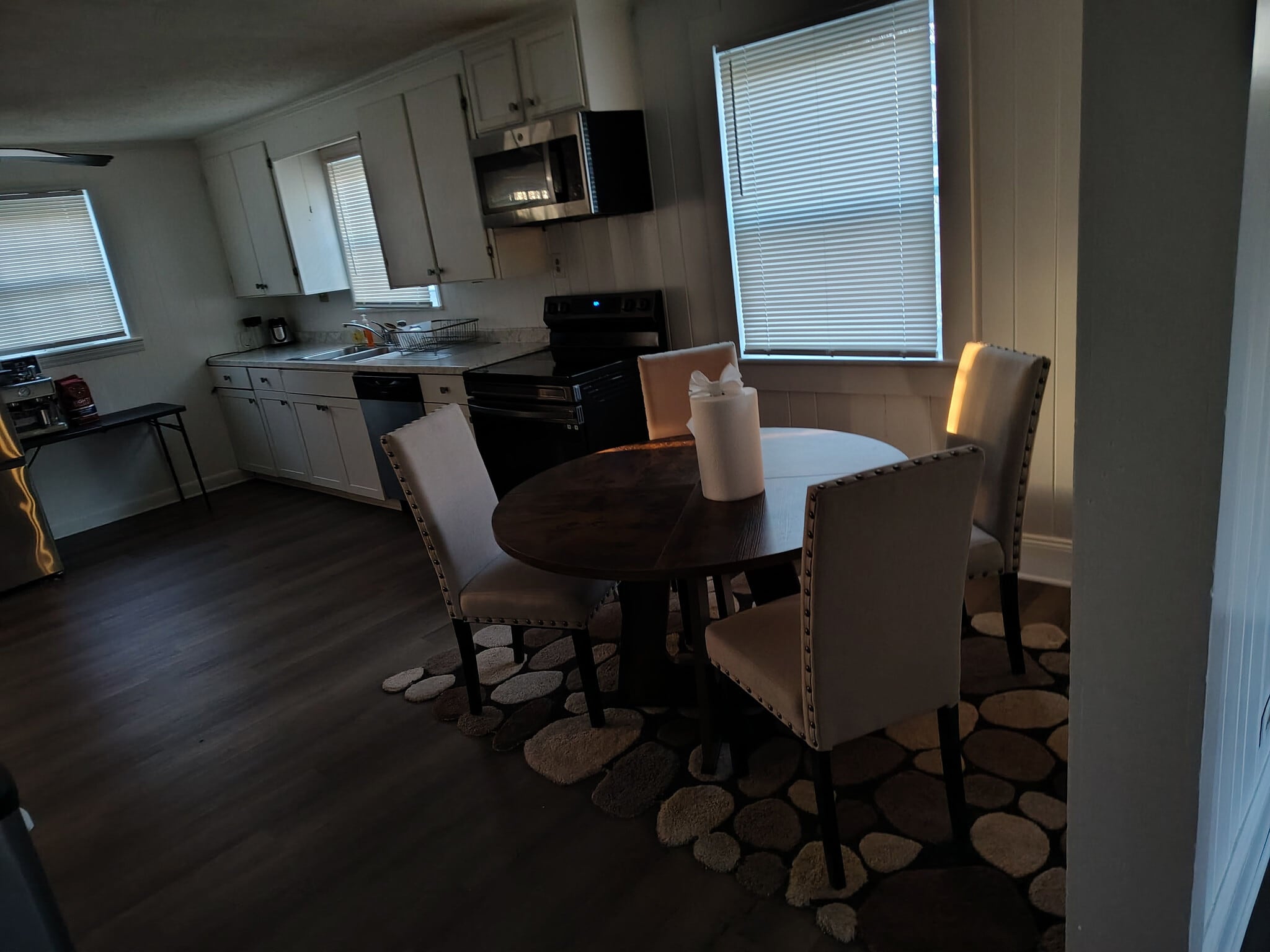 Building Photo - Room in House on Austin Dr