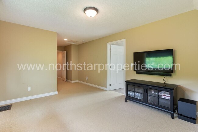 Building Photo - 16754 Quail Ct