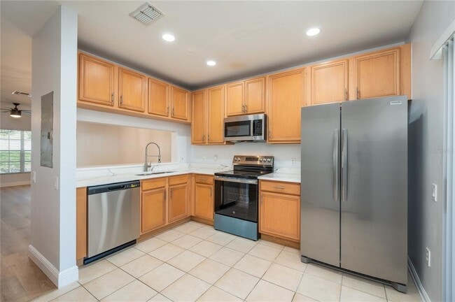 Building Photo - 1150 Vineland Pl
