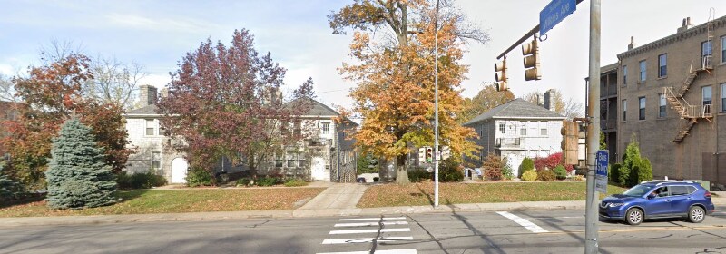 Building Photo - 5149 Fifth Ave