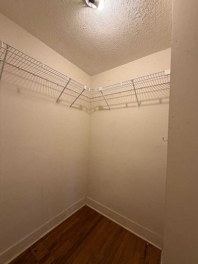 Building Photo - 207 Goodman Pl