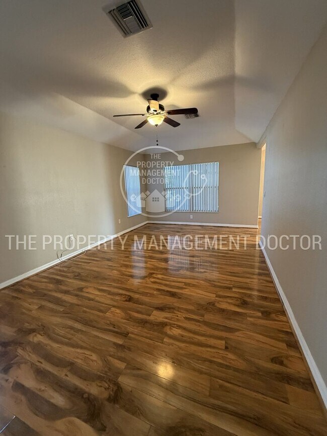 Building Photo - Stunning 4-Bedroom Pool Home with 3-Car Garage in North Port!