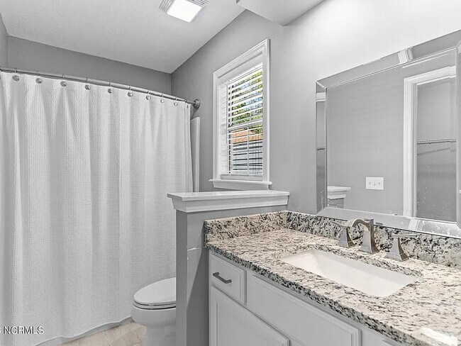 Building Photo - 11 Court 8 NW Dr