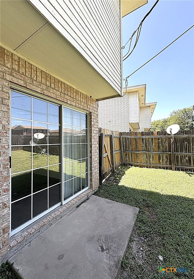 Building Photo - 5709 Redstone Dr