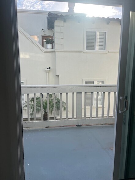 balcony - 630 2nd St