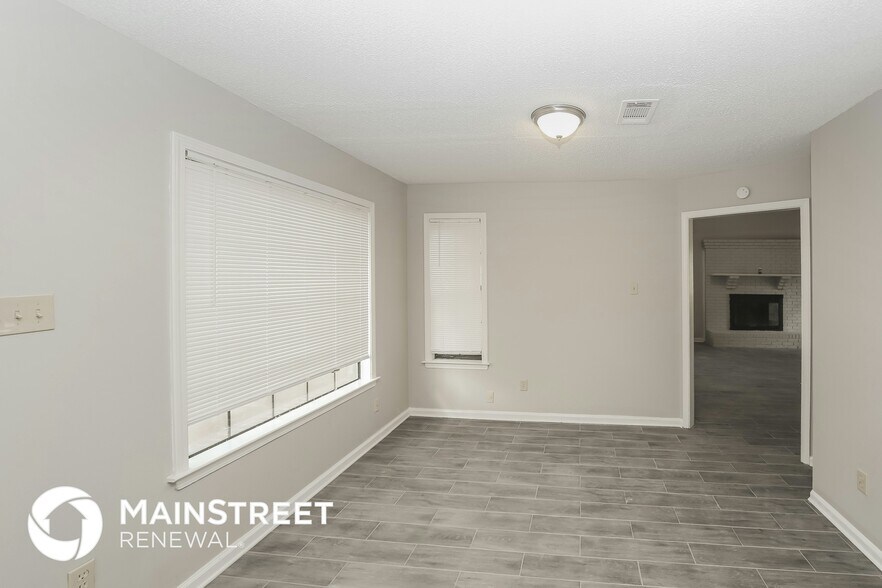 Building Photo - 4470 Garrison Ave