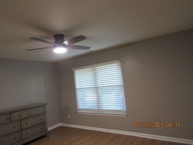 Building Photo - South Virginia Beach Barberton