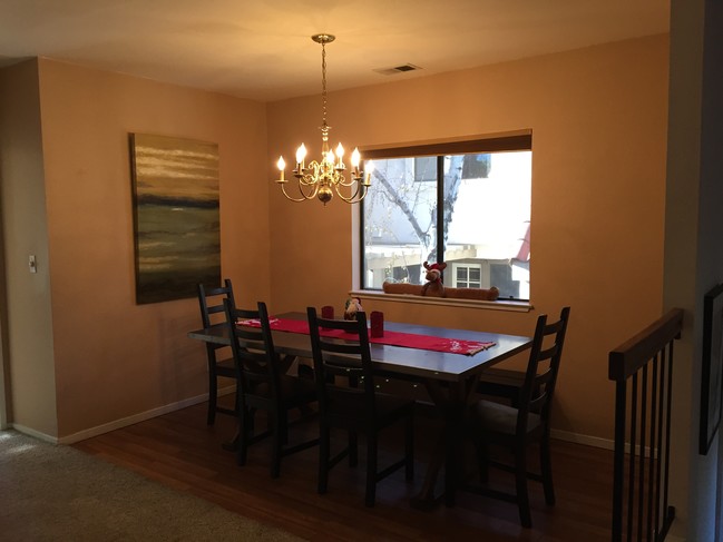 Dining room - 583 Churchill Downs Ct