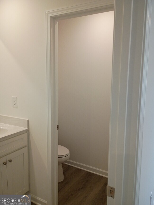 Building Photo - 248 Kenoot Dr