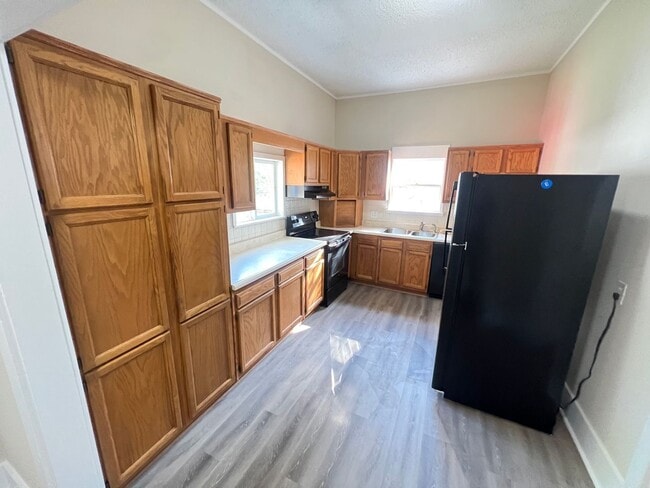 Building Photo - 3 Bed 1 Bath For Rent - Springfield