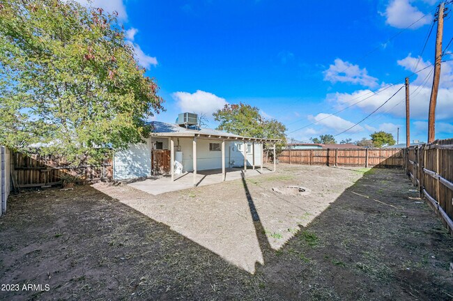 Building Photo - 3127 W Palo Verde Dr