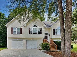 Building Photo - 5718 Graceland Dr