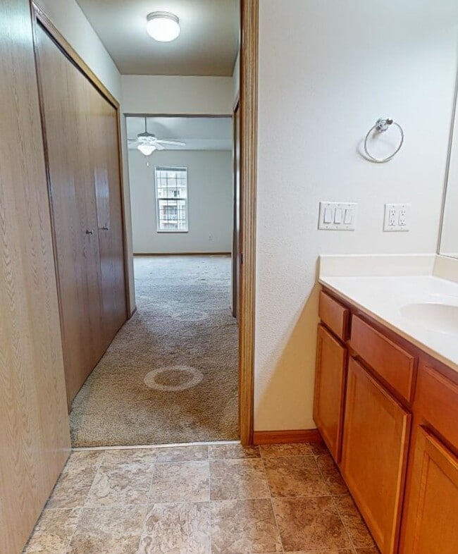 Building Photo - 732 Bear Claw Way