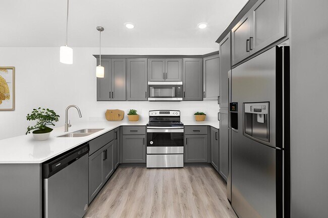 Building Photo - Charming Ashton Model Condo in Vista View:...