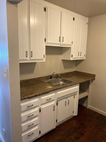 Building Photo - 2469 Colina Ct