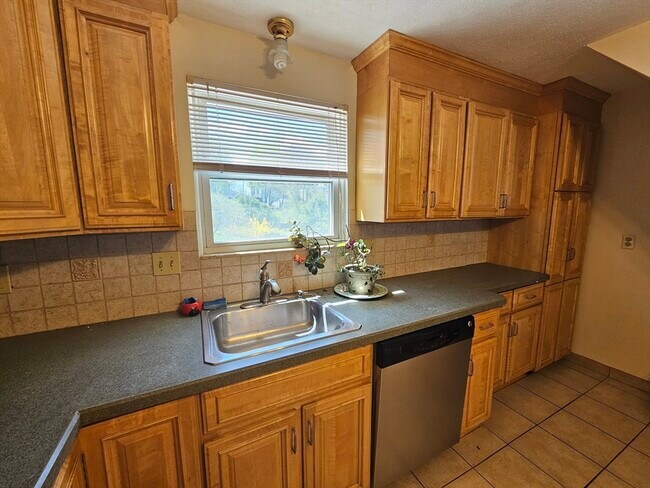 Building Photo - 91 Irving St