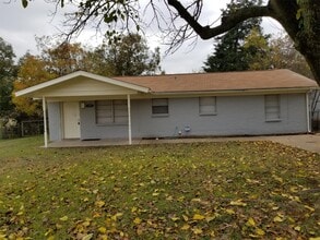 Building Photo - 610 E Water St