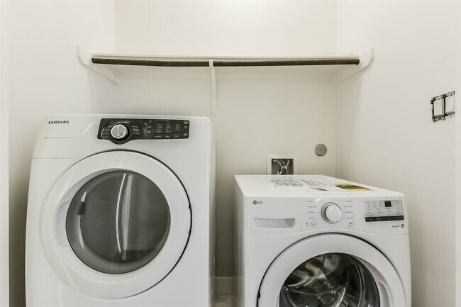 Building Photo - 1810 Thompson St