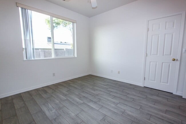 Building Photo - Prescott Valley Duplex with 2 Car Garage