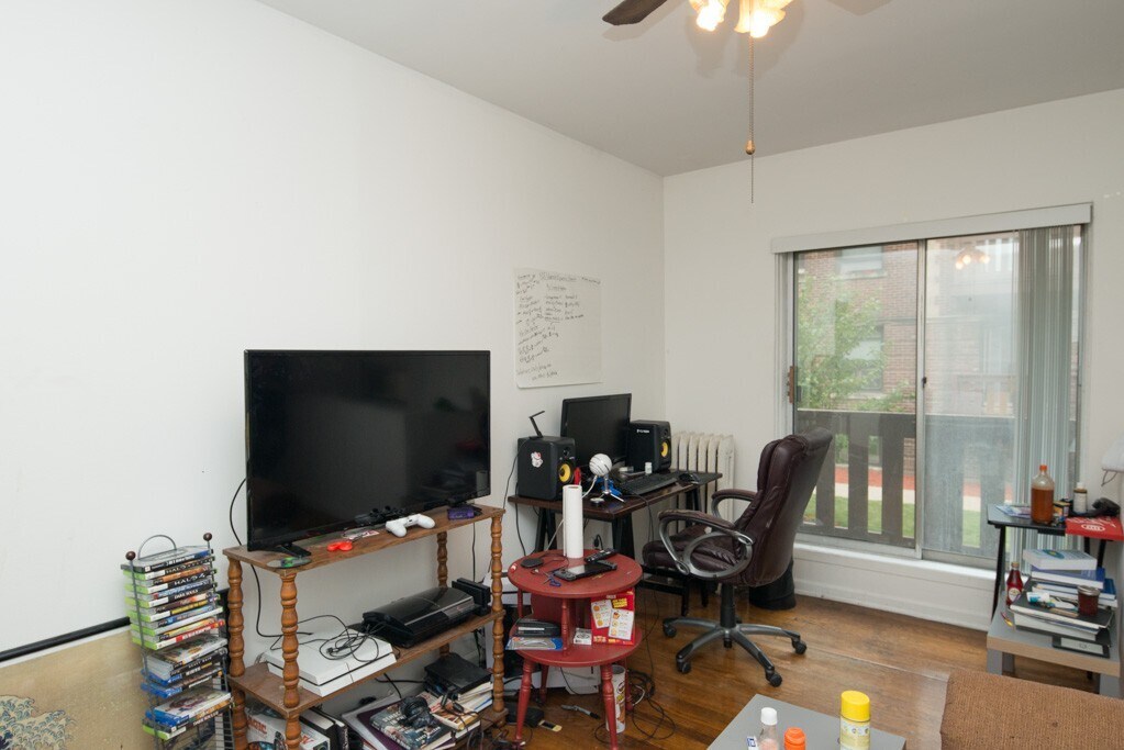 Building Photo - 2959 N Halsted St