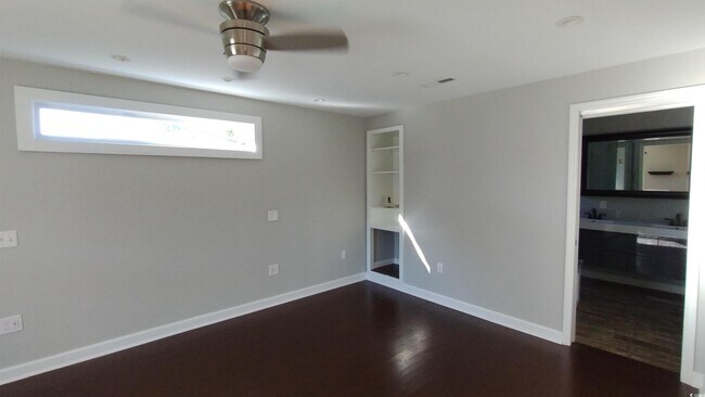 Building Photo - 710 Yucca Ave