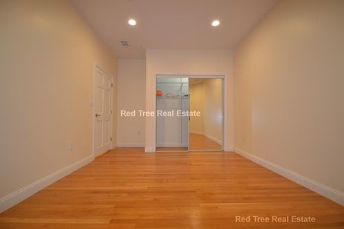 Building Photo - 1812 Beacon St