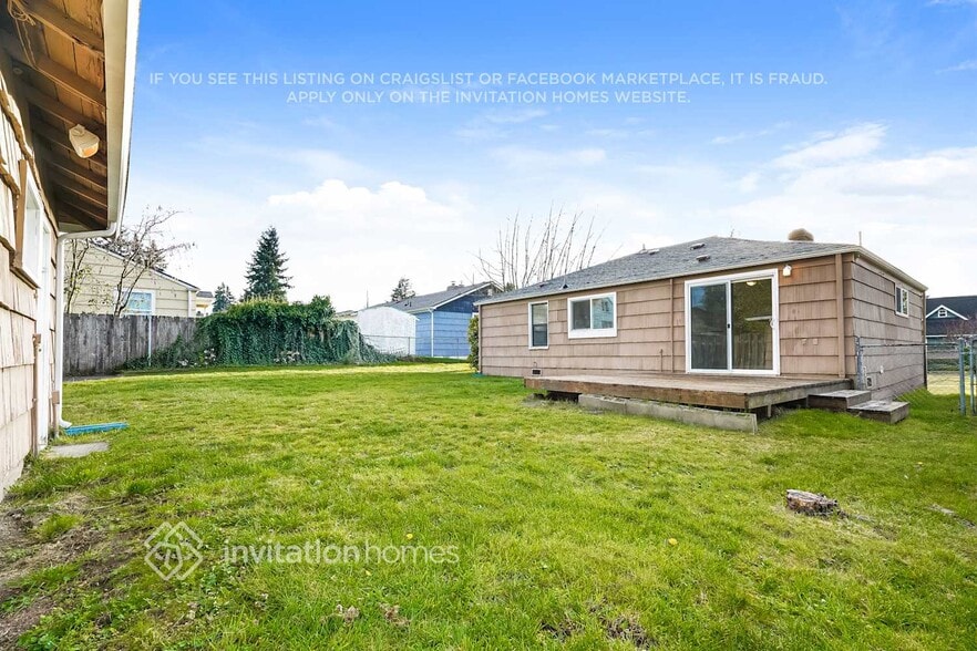 Building Photo - 2735 Locust Ave W