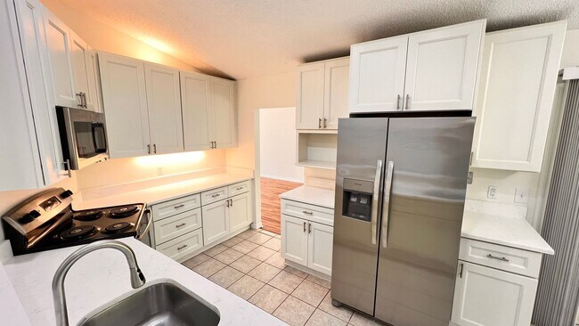 Building Photo - 23 Winding Woods Trail