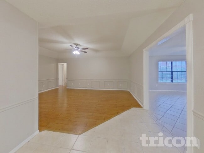 Building Photo - 417 Bryan Dr