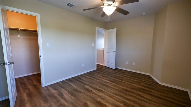 Building Photo - 17208 Bridgefarmer Blvd