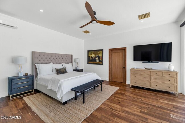 Building Photo - 5812 N 44th Pl