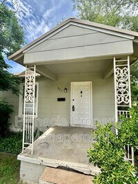 Building Photo - 421 S Van Buren St