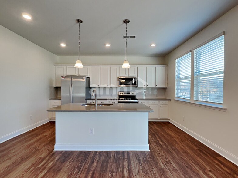 Building Photo - 3791 Blackshear Pl
