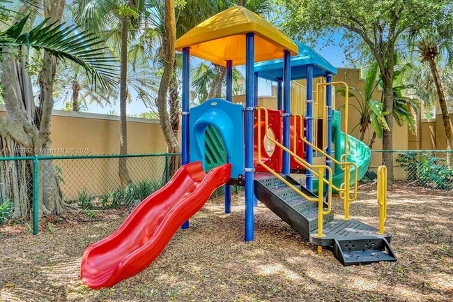 Building Photo - 19655 E Country Club Dr