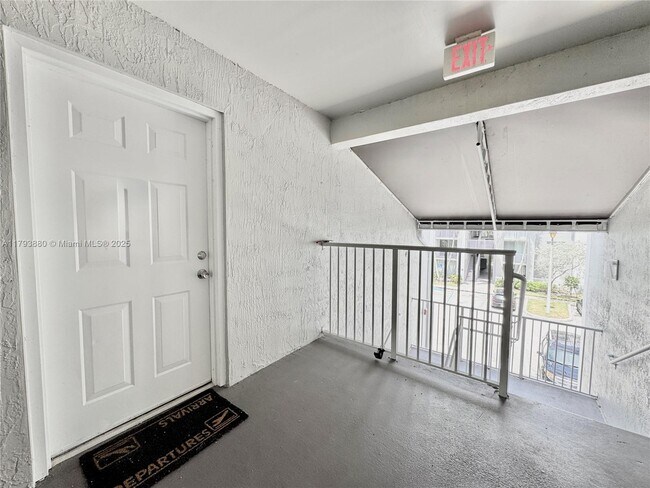 Building Photo - 677 SW 111th Ave