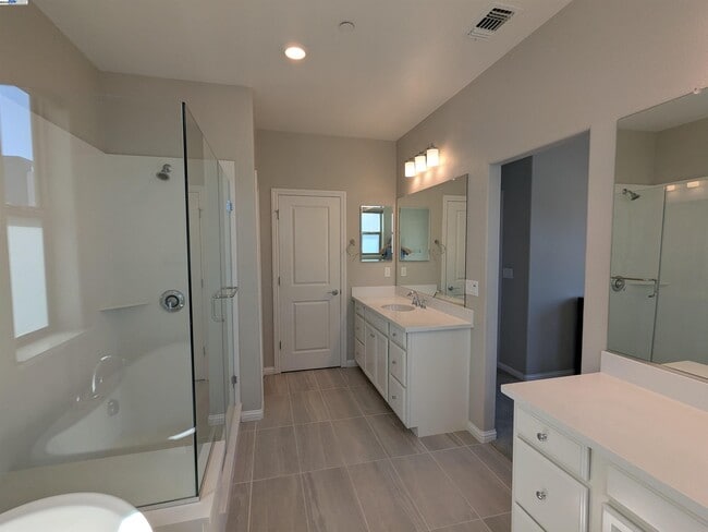 Building Photo - 5840 Virtual Ln