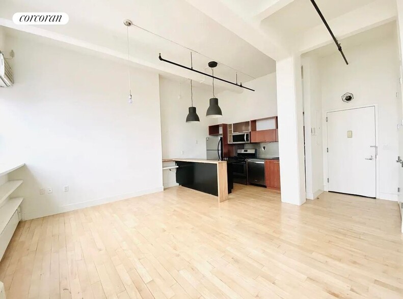 Primary Photo - 970 Kent Ave