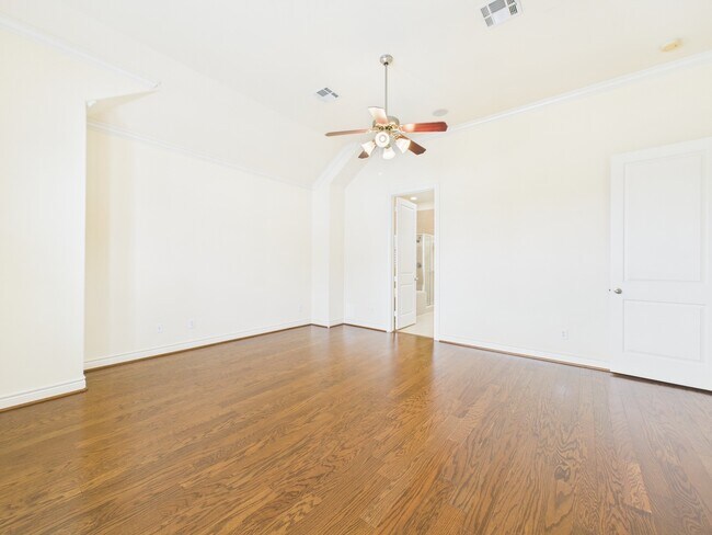 Building Photo - 11025 Sherwood Grv