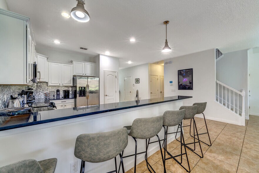 Building Photo - 1460 Moon Valley Dr
