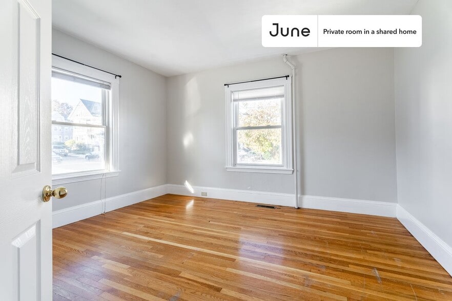 Building Photo - Room in Shared 3 bed/1 bath home