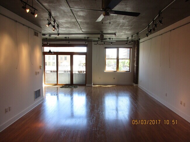 Building Photo - 411 NW Flanders St