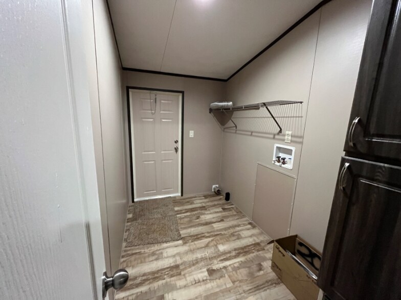 Building Photo - 490 Private Rd 6420