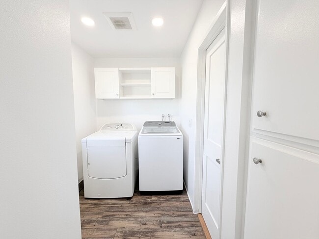 Building Photo - Beautifully Updated 4-Bedroom, 2-Bathroom Home in a Prime Location