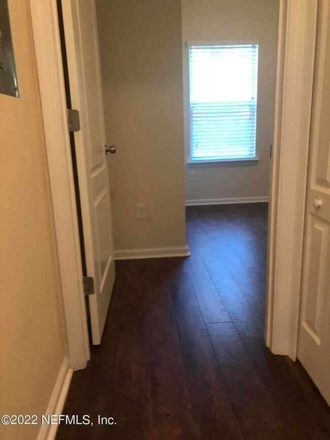 Building Photo - 4990 Key Lime Dr