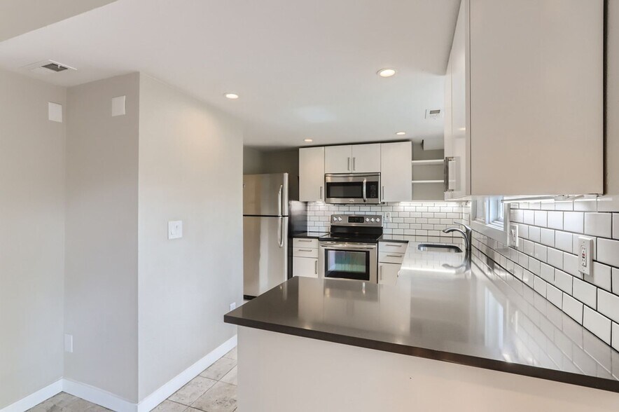 Building Photo - 2340 Folsom St